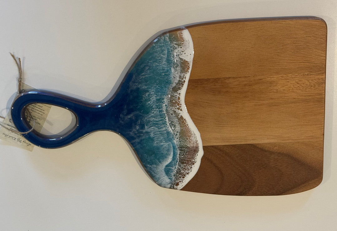 Large Cutting Board w/Irregular Shaped Handle