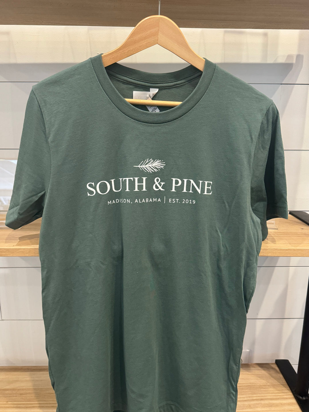 South and Pine T-Shirt - Forest Green