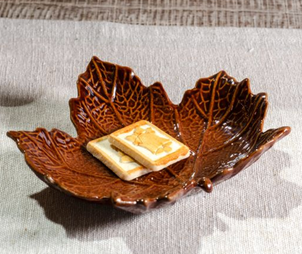 8" Leaf Plate - Burnt Brown