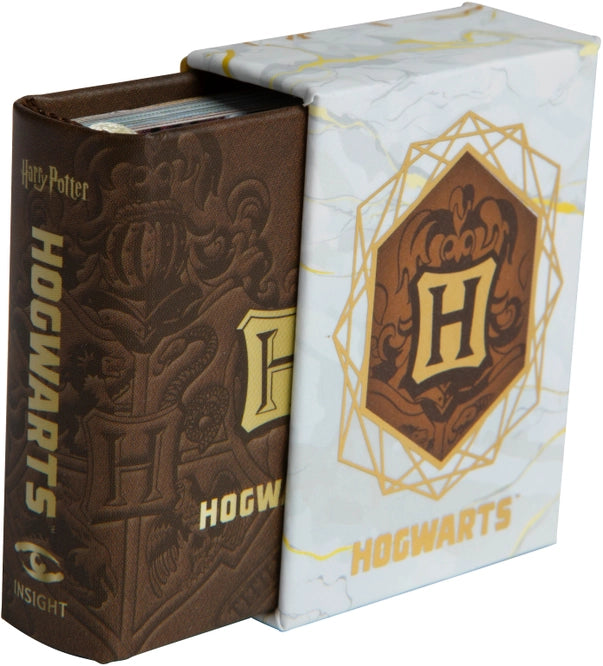 Harry Potter: Hogwarts School of Witchcraft and Wizardry Tiny Book