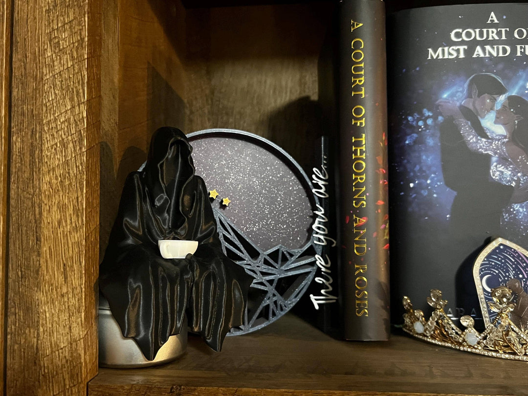 Suriel Bookshelf Decor with Tea Cup (ACOTAR)