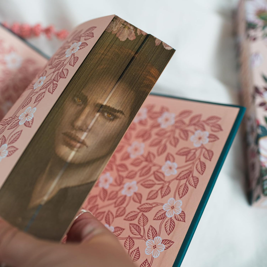 Twilight by Stephenie Meyer - Deluxe Collector's Edition